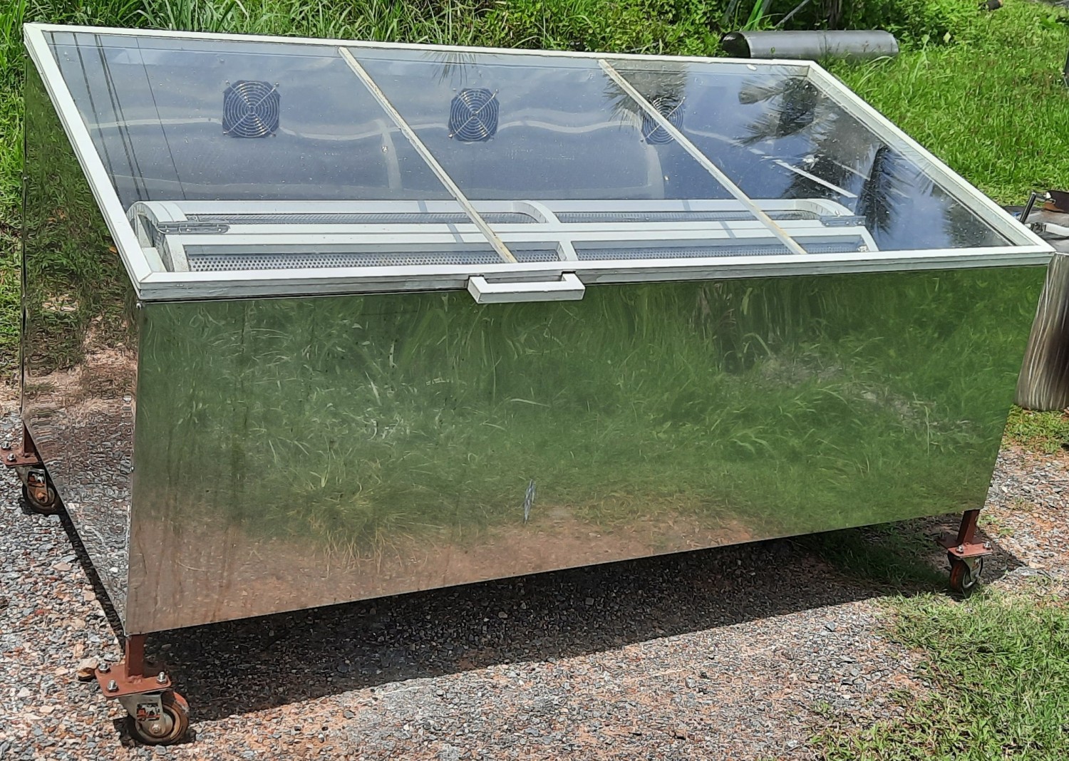 ตู้อบแห้งพลังงานแสงอาทิตย์แบบมีโรตารี่