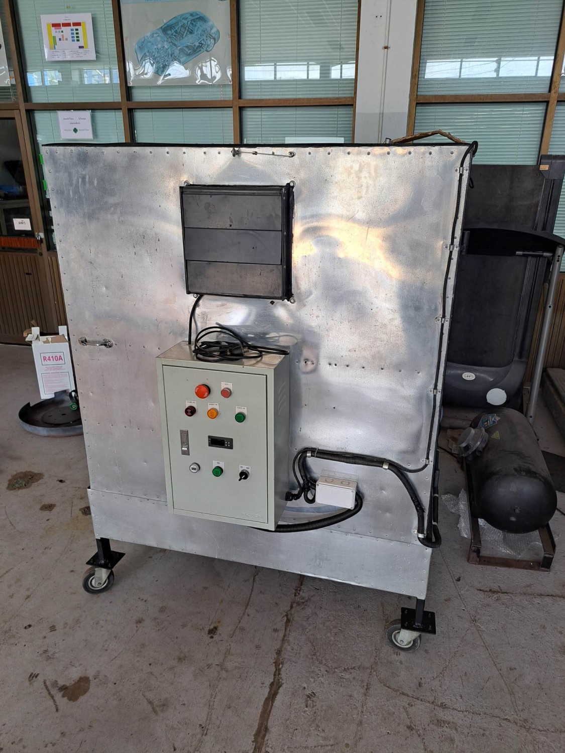 เครื่องอบไล่น้ำมันสำหรับแผ่นมันสำปะหลังทอด