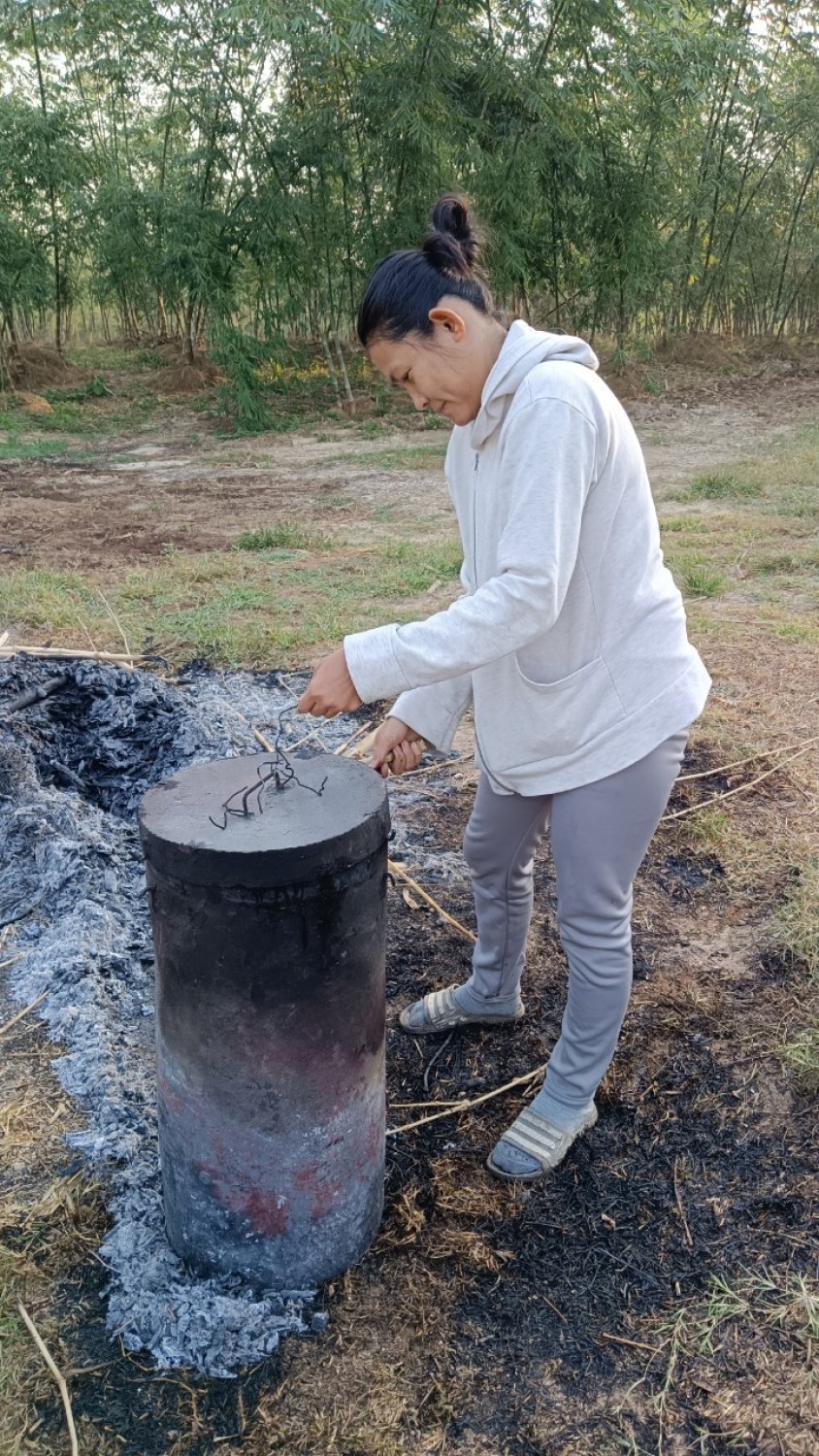 เทคโนโลยีการเผาแบบอับอากาศเพื่อผลิตวัสดุคอมโพสิตดิน-ถ่าน