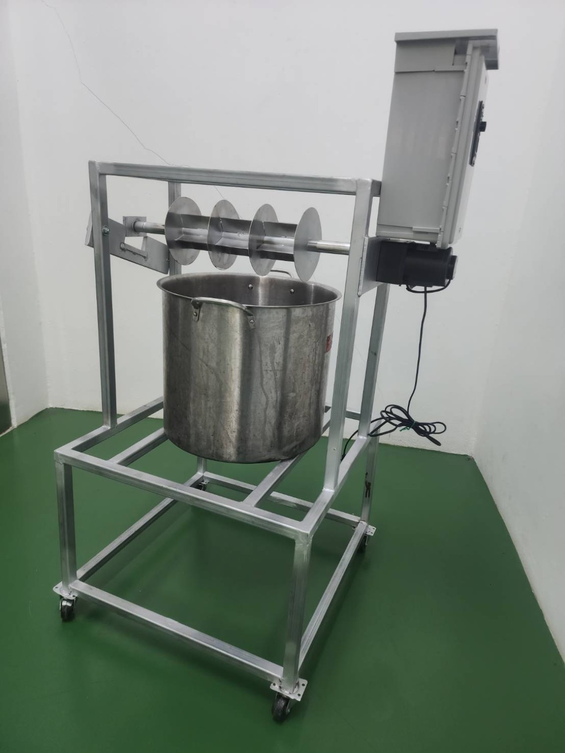 เครื่องย้อมผ้ากึ่งอัตโนมัติ