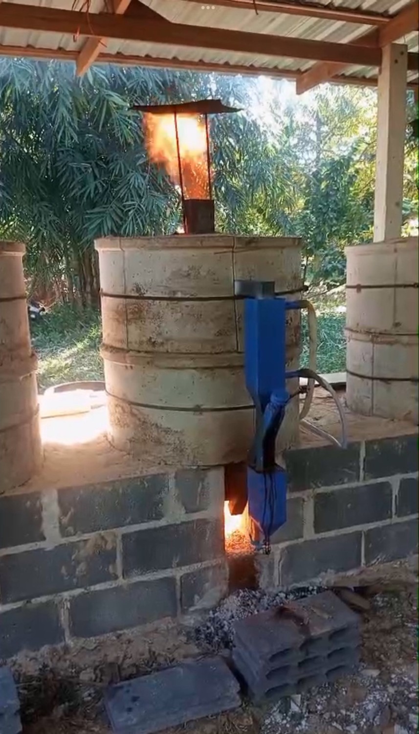 นวัตกรรมเตา ซุปเปอร์ ดร.บอลล์ [เตาเผาถ่านประสิทธิภาพสูง]