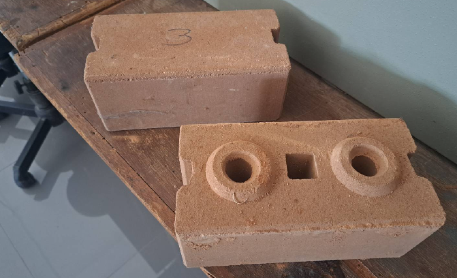 นวัตกรรมบล็อกผสมหินฝุ่นต้นทุนต่ำ